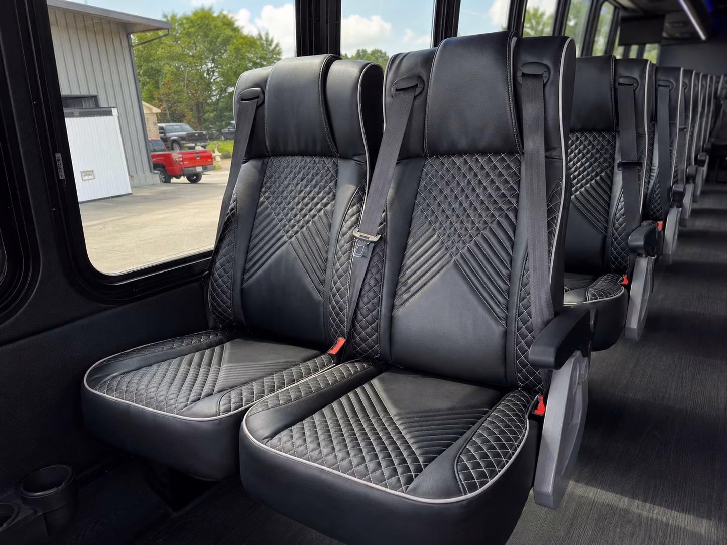 carrollton charter bus rentals to at t stadium and globe life field